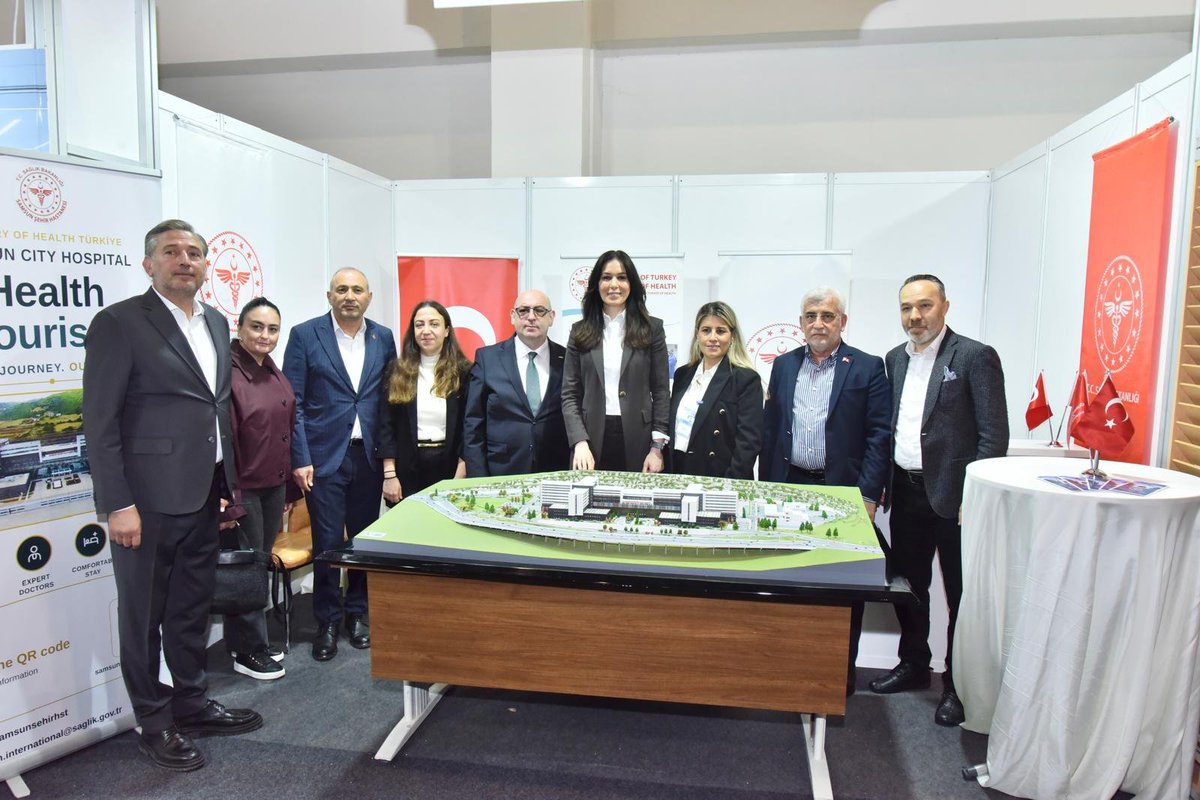 CK_Samsun's tweet photo. ASKON Samsun Şubesi tarafından düzenlenen “Uluslararası 3. Samsun İkiztepe Sağlık Zirvesi ve Kuzey Anadolu Sağlık ve Medikal Fuarı”nı (SAMED) 🩺 ziyaret ettik.
Türkiye’nin ilk tıbbi cihaz ve cerrahi el aletleri kümelenmesine ev sahipliği yapan şehrimizde düzenlenen fuarın hayırlı olmasını diliyor, yerli ve milli üretimleri  ile sağlık sektörüne büyük katkı veren tüm firmalarımızı ve emeği geçenleri tebrik ediyorum.
@ASKON