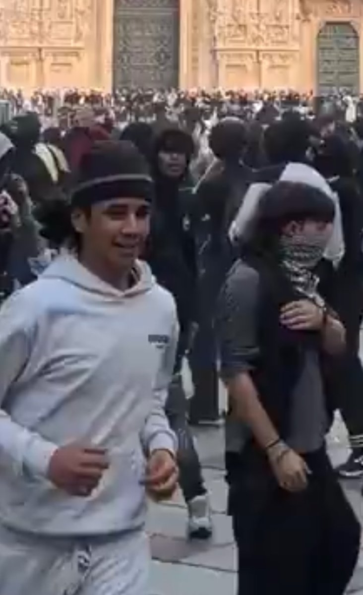 SolomonsParadox's tweet photo. @IterIntellectus These are not Europeans, upset about school conditions.  

Get these broccoli heads out of Europe. https://t.co/OW9GW3gi80