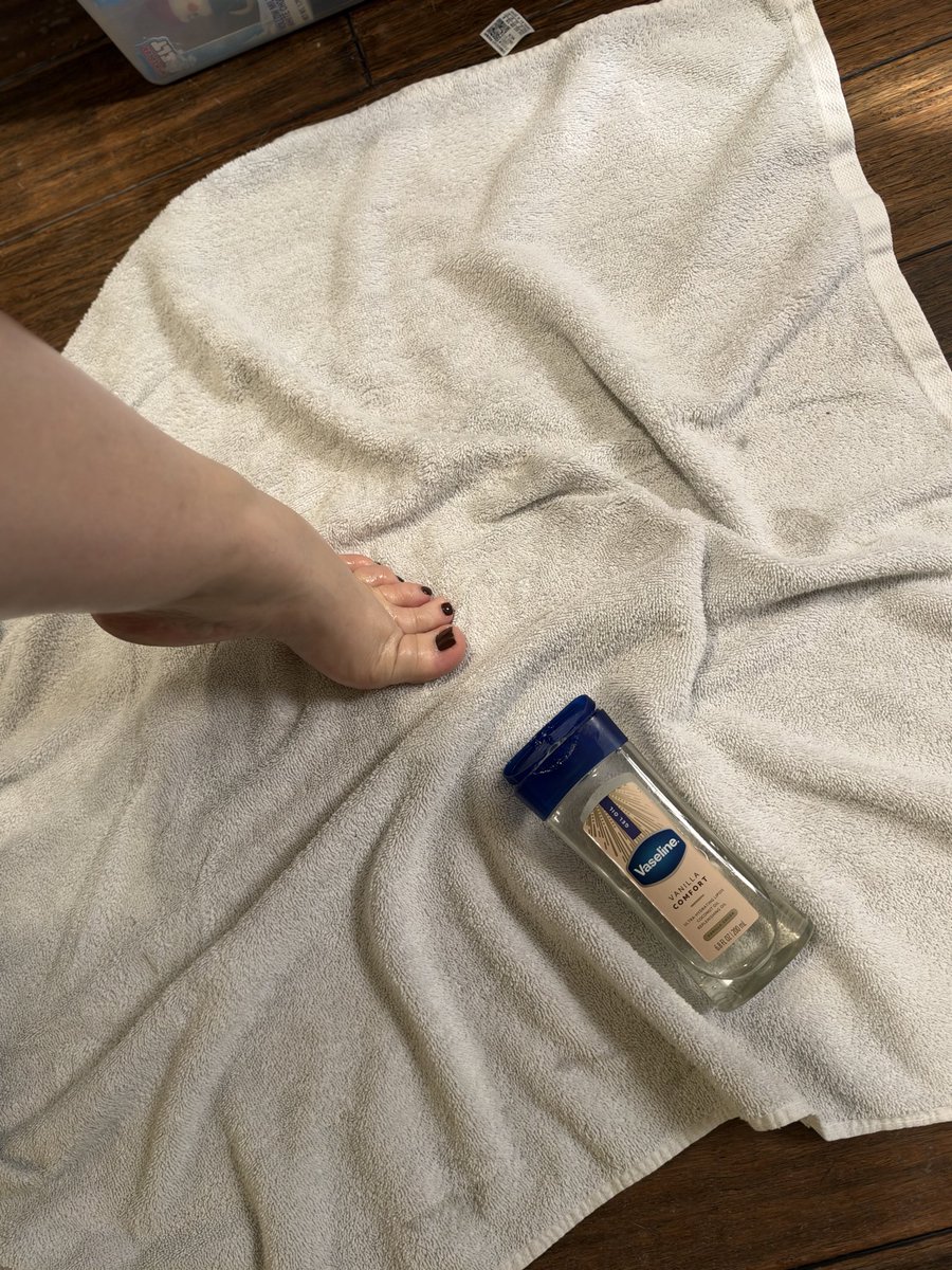 Tiff67xq's tweet photo. Sneak peek. Video for sale. Message me 😘 https://t.co/Of3Jwg3JL2