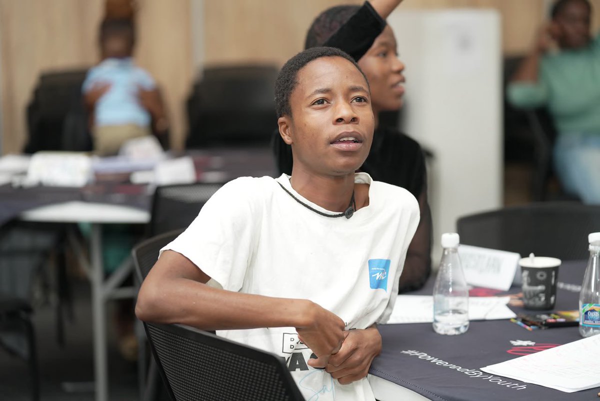 BeFreeBreakFree's tweet photo. Understanding trauma and developing healthy coping mechanisms are important steps towards emotional well-being and recovery.

On the second day of the trauma debriefing session, members explored how difficult experiences can influence their emotions, behaviour and everyday lives. https://t.co/iNvAeAN08B