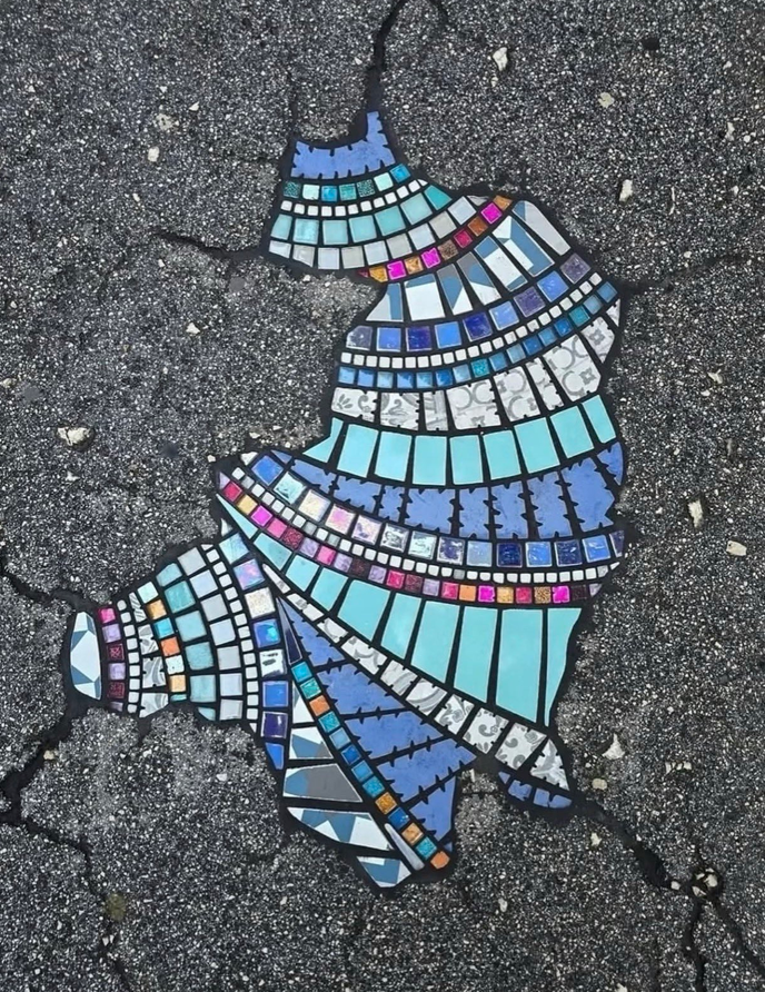 petalesblancs's tweet photo. urban cracks with colorful ceramic and tile mosaics https://t.co/M8xFT8LLRa