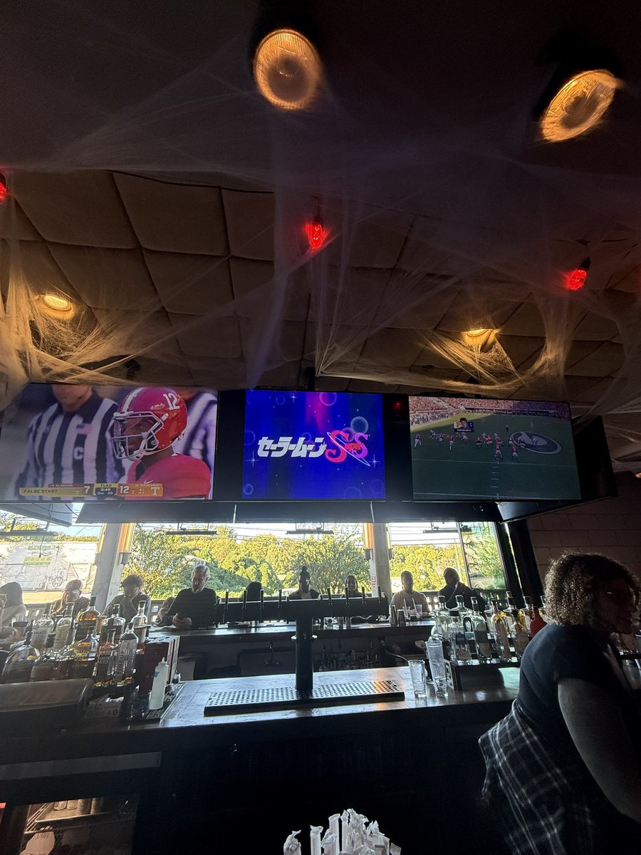 trekeitheon's tweet photo. Won money on the course. Watching football. Everything is good. https://t.co/zEFKu9iyjq