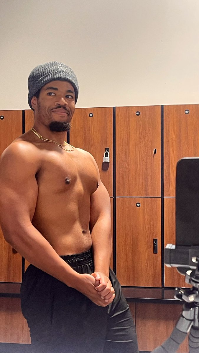b_siyahB's tweet photo. Who wants a piece of this thick-cut bull?!🫣🐂♉
#BINI #bbc #bbl #az #azsingles #azfreaks #17octobre #CHUDAİ https://t.co/jd6FqxqykX