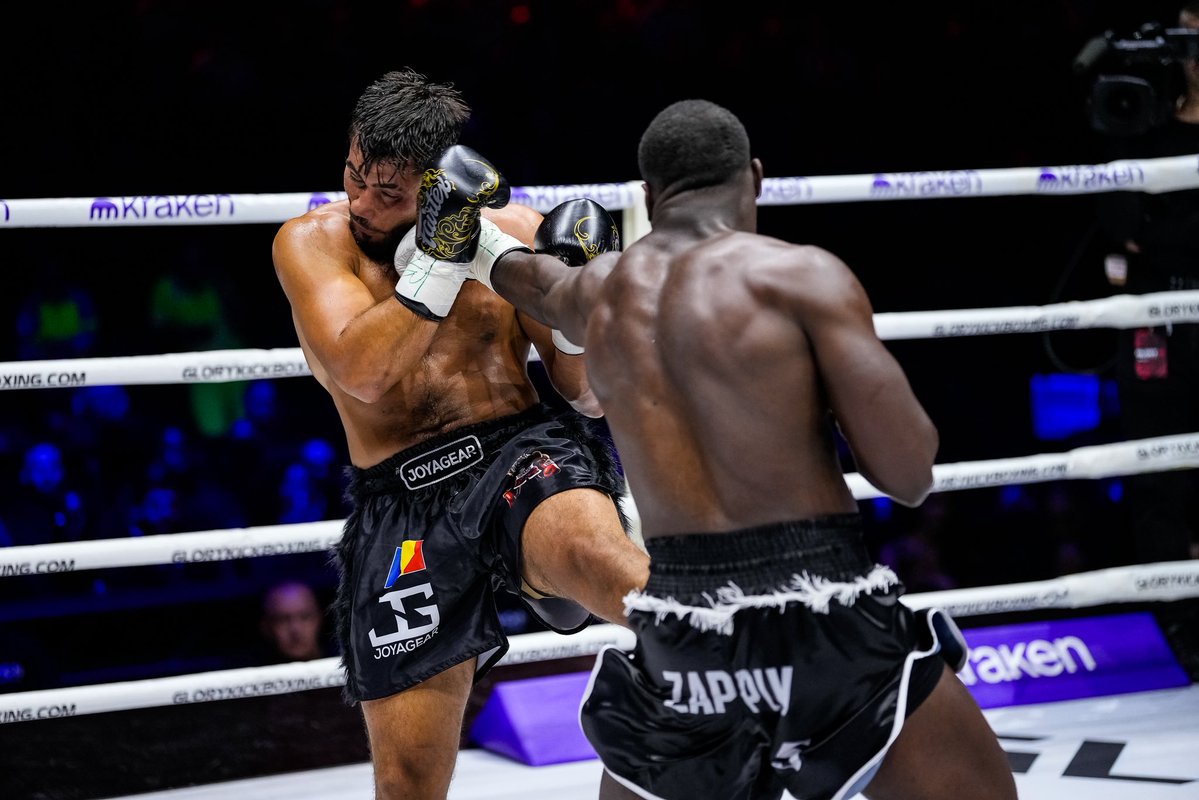 GLORY_WS's tweet photo. This one was ALL TIME BOMB 💣 

Michael Boapeah continues to be a force at Light Heavyweight as he defeats Nechita by decision at #GLORY110. 

#GLORY110 | LIVE NOW | @kijk https://t.co/mDAn2AQQ3O