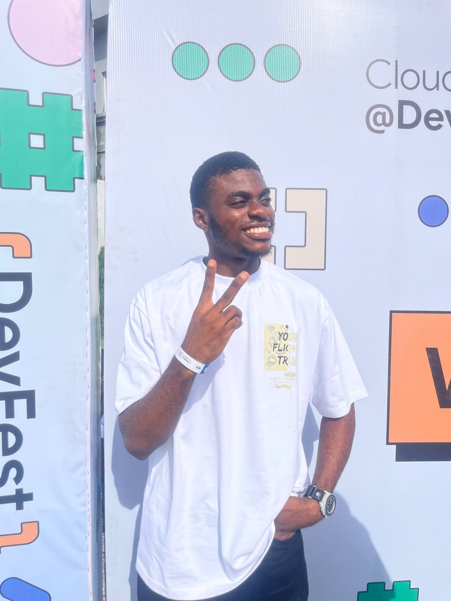 itz_Keyz001's tweet photo. DevFest Ogbomoso 2026 🚀 My first DevFest was an amazing experience! Learning about Agentic AI, cloud, cybersecurity, DevOps, and open source was inspiring. But meeting @Quyum_kehinde was the highlight. His journey truly motivated me. 🙏🏽❤️ https://t.co/5MFHqrcb6f