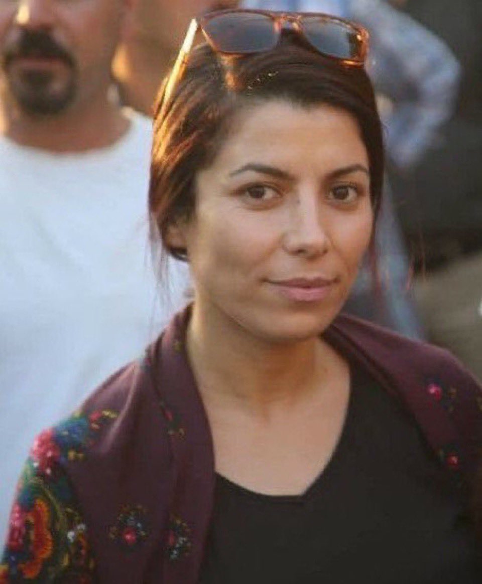 KavehGhoreishi's tweet photo. Iran has re-sentenced Kurdish political prisoner @VrisheMoradi to #death, despite the Supreme Court overturning her previous sentence over serious flaws. Her lawyers say the court ignored orders for further investigation.
Stop the execution. https://t.co/ihidCmHJ1V
