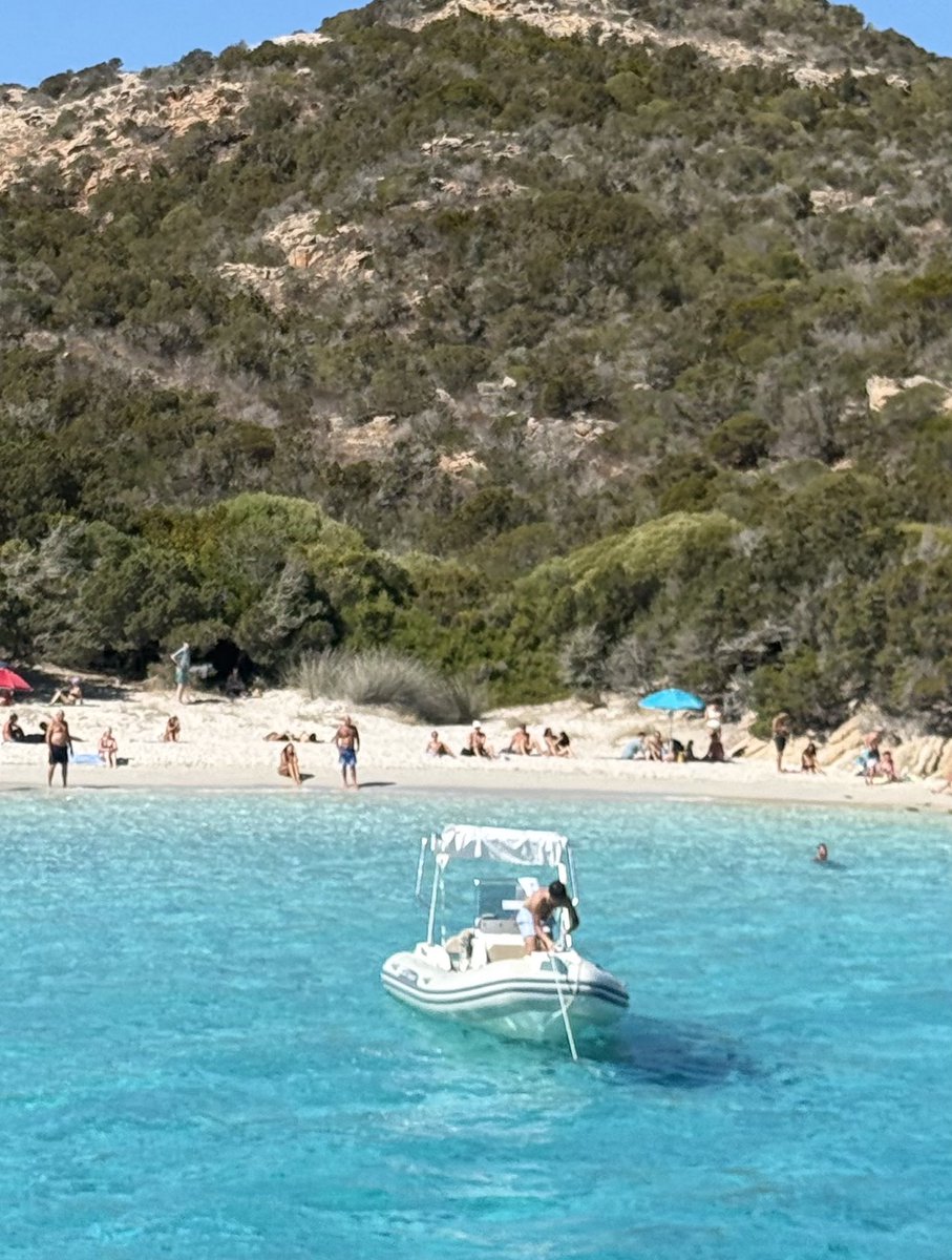 vicfornaciari's tweet photo. Cerdeña. Segunda quincena de septiembre a precios accesibles. 40% de ocupación. 27 grados todos los santos días. Comida de primera. El que pueda, planifique y no se lo pierda. Yo solo visité la zona noreste de la isla. Hay mucho para recorrer. El paraíso existe, y se habla en italiano