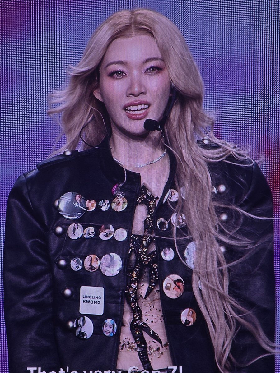 ormspmouse's tweet photo. lingorm's biggest fan. 
#LingOrmBetweenUsConcertD1 https://t.co/24wDJO6fmG