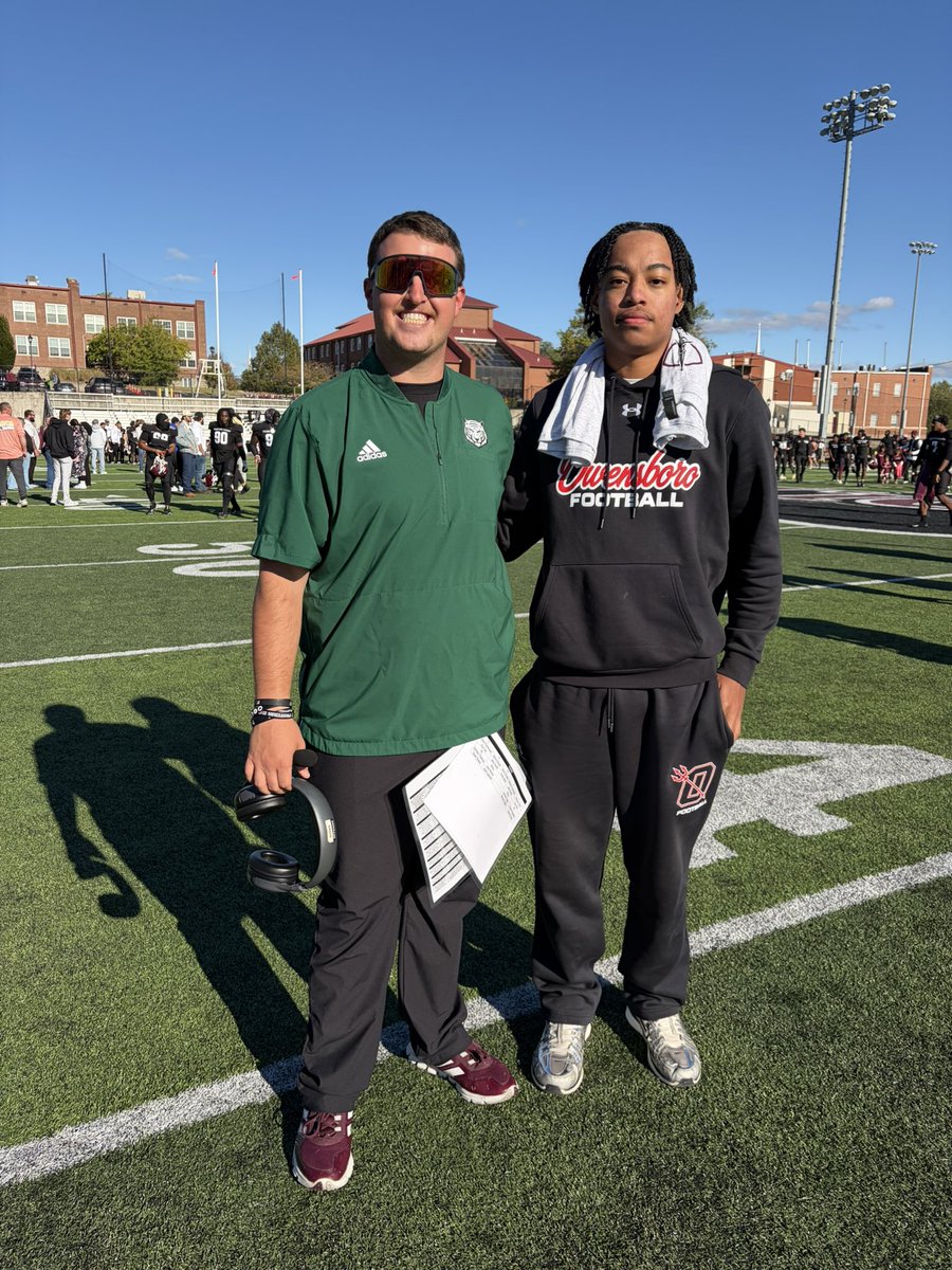 AmareRoney_'s tweet photo. Thank you @CvilleTigersFB and @CoachBBanks for the hospitality today for the game visit!

@SrHighFootball @D_Marc11 @BRoberts42 https://t.co/2CVB85EPAC