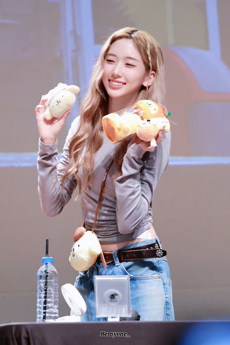 Bemyone_0411's tweet photo. 261017

#ELENA #TUIDE
#튜이드 #엘레나 https://t.co/pDykx4tpih