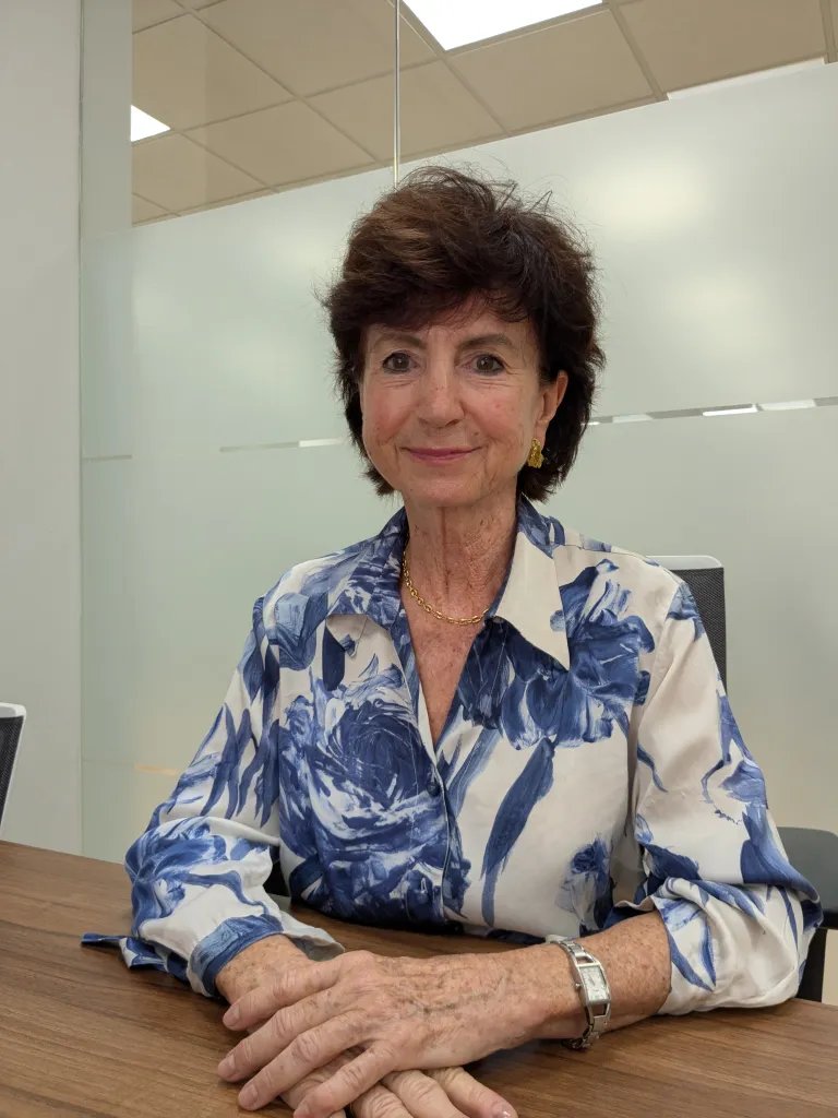 SCPed's tweet photo. 🎙️Entrevista a María Ángeles Navarro, pediatra i divulgadora a les xarxes : “Els coneixements i l’experiència que adquirim amb els anys no són nostres, els hem de traspassar”
➡️Al blog del @COMBarcelona 
🔗https://t.co/T8djudnjY8 https://t.co/UZxvzpFEkJ