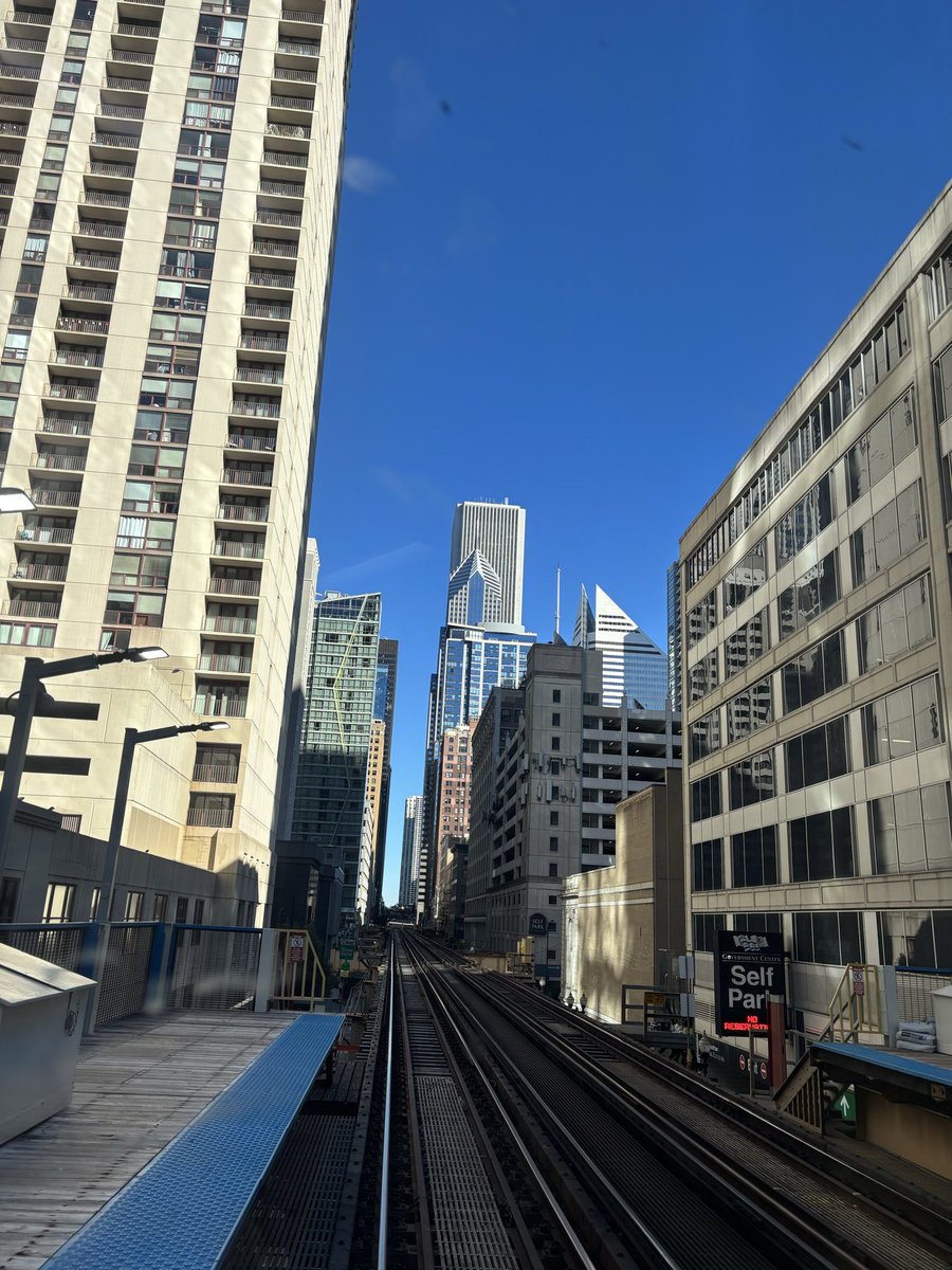julsadventures's tweet photo. How can you not be romantic about Chicago https://t.co/vkAai9r4n2