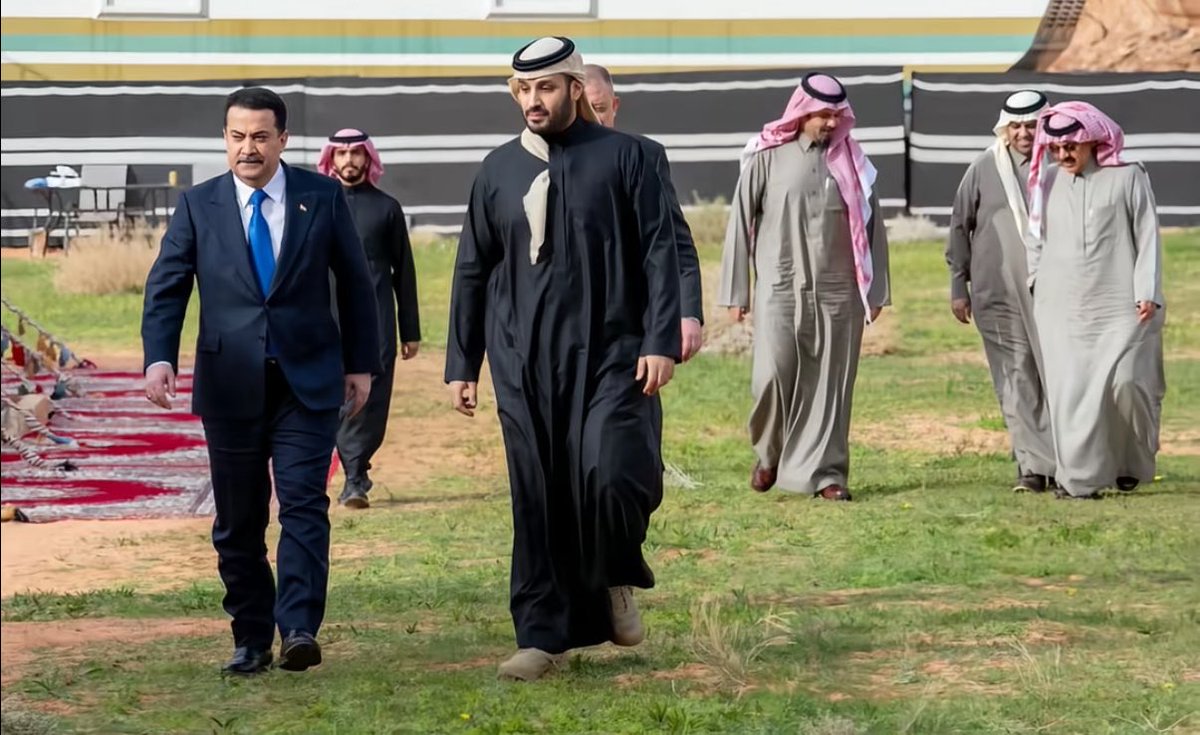 lafiv_'s tweet photo. @ruseil2000 من نفس الخيمه اللي تحاولين معايرتنا فيها شُرّف رئيسك بالجلوس مع ملوكنا فيها لتحديد مسار دولتك https://t.co/ClMULUsWA6