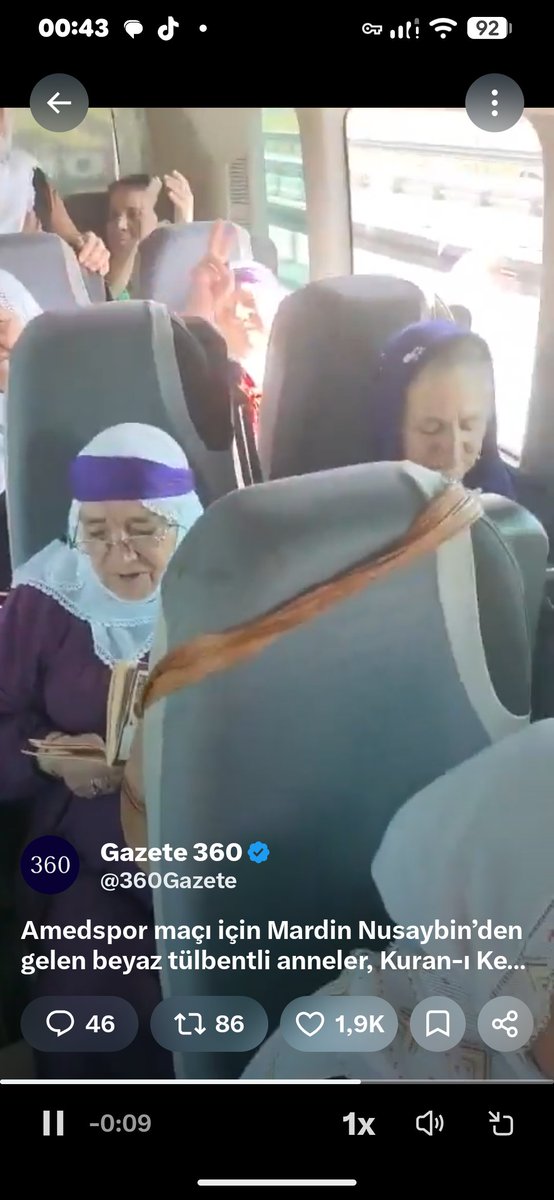 TiSHTEER's tweet photo. Yahu bu teyzeleri en son LGBT 
Lileri destekleme mitinginde
Görmüştük galib😂😂🤣
Ha öyle doğru dürüst bir şey yapın maça götürün bari. Aferin. https://t.co/8KozCFBZhy