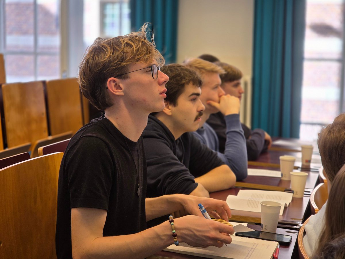 Ifese1's tweet photo. Vandaag verzorgden professoren Jeroen Wijnendaele, Daphne Penna, Kristoffel Demoen en Reinhart Ceulemans elk een lezing op de studiedag over Byzantium in de late oudheid. https://t.co/q5D1tA8z0N