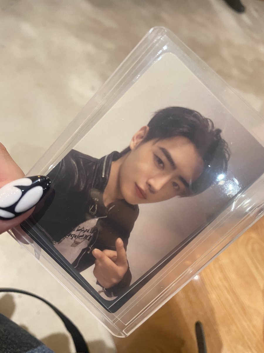 p02kie's tweet photo. #ENHYPEN_VRConcert

짧게 적는 브이알콘후기! 보는 내내 그냥 와, 와, 와, 남발하고... 외모에 완벽하게 압도당해서 그냥 진짜 아니, 이거...우왓! 아 제발..말안되잖아... 이런 소리만 하고옴.. 특전은 성후니나옴! 나한테 한번에 와줘서 고맙다.... 브이알콘 또보러 갈거임☝️🤓 https://t.co/0Zj1fBy1Fs