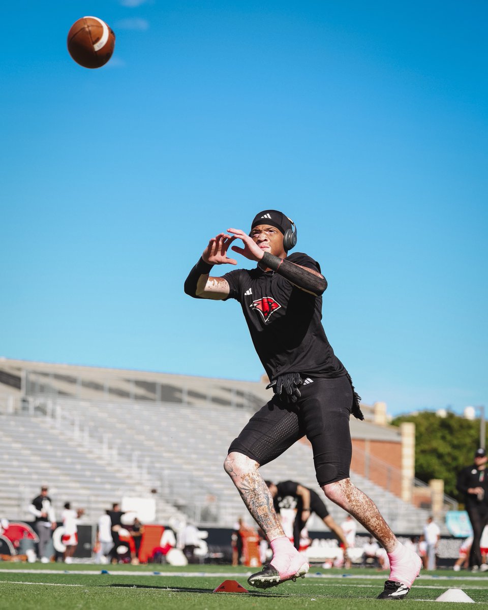 UIWFootball's tweet photo. Great to be back home! Kick vs. UTRGV in a little over an hour.

#TakeFlight | #RTO https://t.co/LC9iTbUmcJ