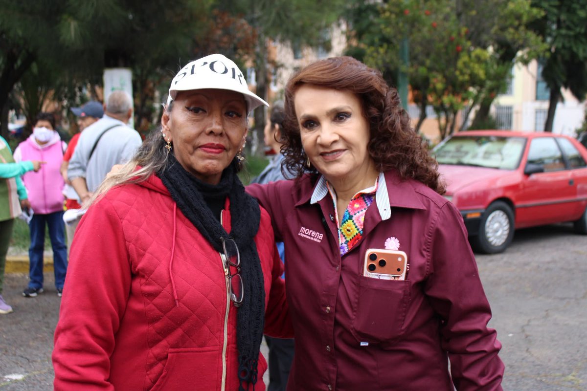 Dolores_PL's tweet photo. 🏡❤️ ¡Casa por casa, cerca del pueblo!
Hoy recorrimos las calles de la colonia Lomas de San Lorenzo, en nuestro querido #Distrito4 de #Iztapalapa, saludando a mis vecinas y vecinos y escuchando sus voces, necesidades y propuestas. 🤝✨
Agradezco de corazón la confianza que depositan en este movimiento.
¡Mi compromiso es seguir trabajando con ustedes y para ustedes! Porque la transformación se construye en el territorio, caminando junto al pueblo. ❤️✊
#AmorAlPueblo #DoloresPadierna #AmorAlDistrito4 #DoloresDiputada