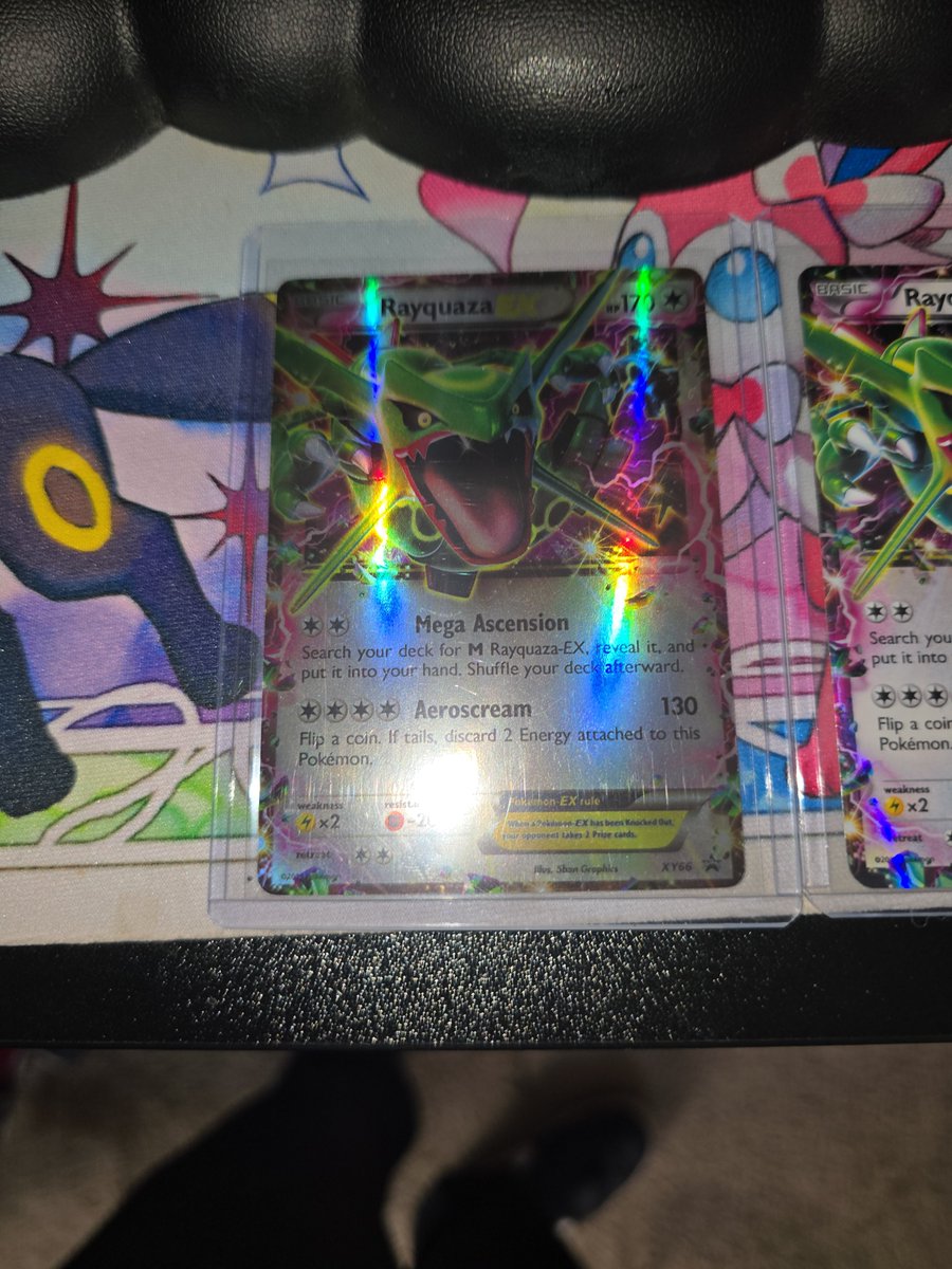 ArchieVonPupper's tweet photo. Im confused. Which one is real. Ai keeps telling me conflicting things. Which one is legit or fake? Or both? https://t.co/3f2IHjpM9q