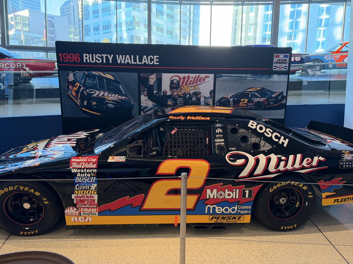 PenskeNews's tweet photo. Looking good @Team_Penske @TRUCKINGdotORG @NASCARHall #atamce https://t.co/x39mUg621E