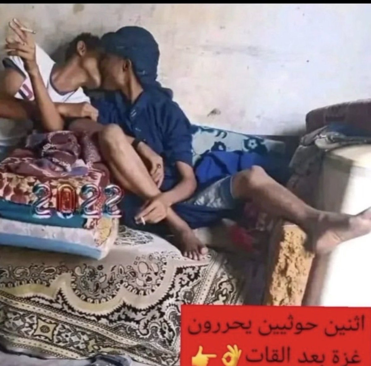 Alyl20_'s tweet photo. المليشيا الوطيه🌈

بينما تهتف السعودية (((الله أكبر)))، وتصدح منابر مساجد الكويت 🇰🇼 
بالدعاء(خذل الله من خذل السعودية)
تقف المملكة شامخةً تحت راية التوحيد، بقيادة خادم الحرمين الشريفين الملك سلمان بن عبدالعزيز وولي عهده الأمير محمد بن سلمان 🇸🇦🤍

وفي المقابل، تتداول المنصات مقاطع مشينة يُزعم ارتباطها بعناصر من #المليشيا_الحوثية  في مشهد يكشف التناقض بين شعاراتهم وممارساتهم.

فلا راية تعلو على راية التوحيد، ولا صوت يعلو على صوت الحق، ولا تهديد ينال من وطنٍ أعزّه الله بالإسلام
#السعوديه_العظمى_خط_احمر #الكويت_السعودية
