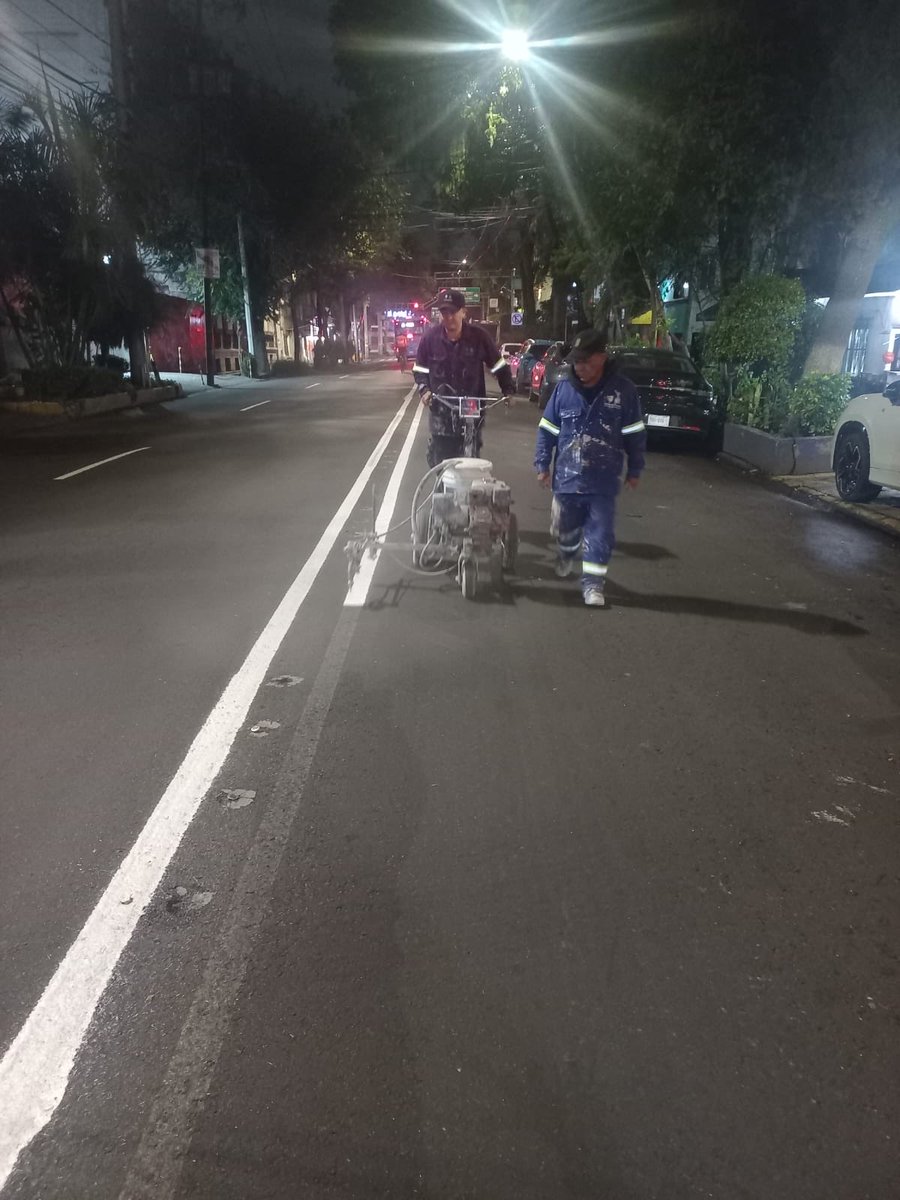 SOBSECDMX's tweet photo. @monmargo @locatel_mx Buena tarde. La solicitud ya fue atendida por personal operativo de la #SOBSE.
Agradecemos su reporte y compartimos evidencia fotográfica de la atención realizada.
#LaSOBSETrabajaParaTuComunidad
@GobCDMX https://t.co/DdNlryatTG