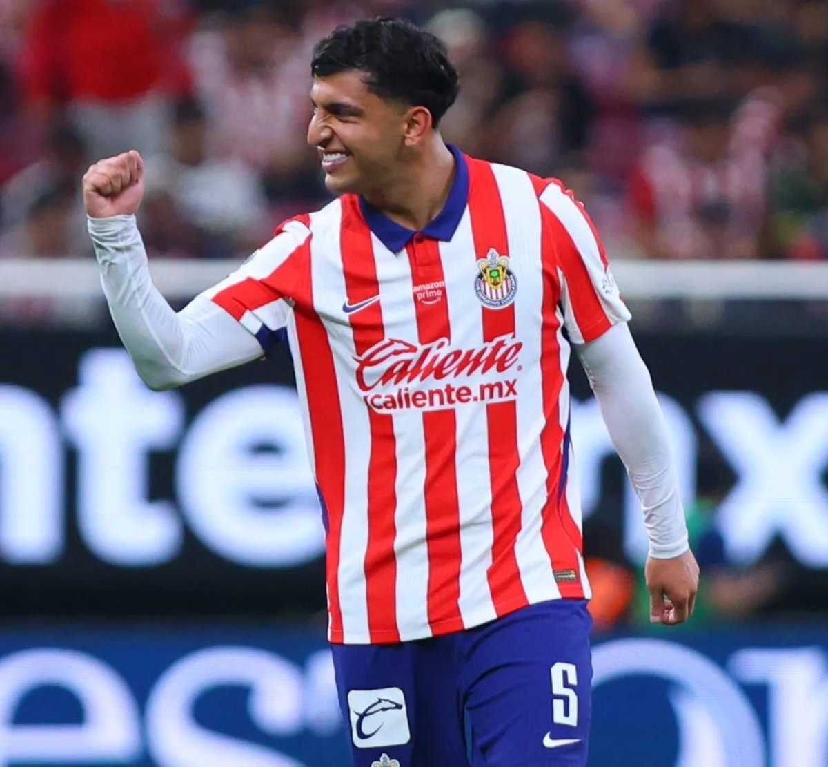 statiskicks's tweet photo. Qué falta le hacía Bryan González a Chivas, es mucho mejor equipo con él en la cancha. https://t.co/eQwpR2JJEX
