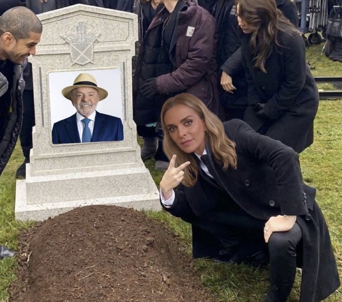 Juliacaprice's tweet photo. R.I.P Lula DESCANSE lá nos quintos do inferno 😅
A CASA CAIU !!!

#LulaSeuExercitoTeAma
#LulaSeuExercitoTeEspera #JanjaEmprestaOCelularProLula https://t.co/5j8Rv0CDHp