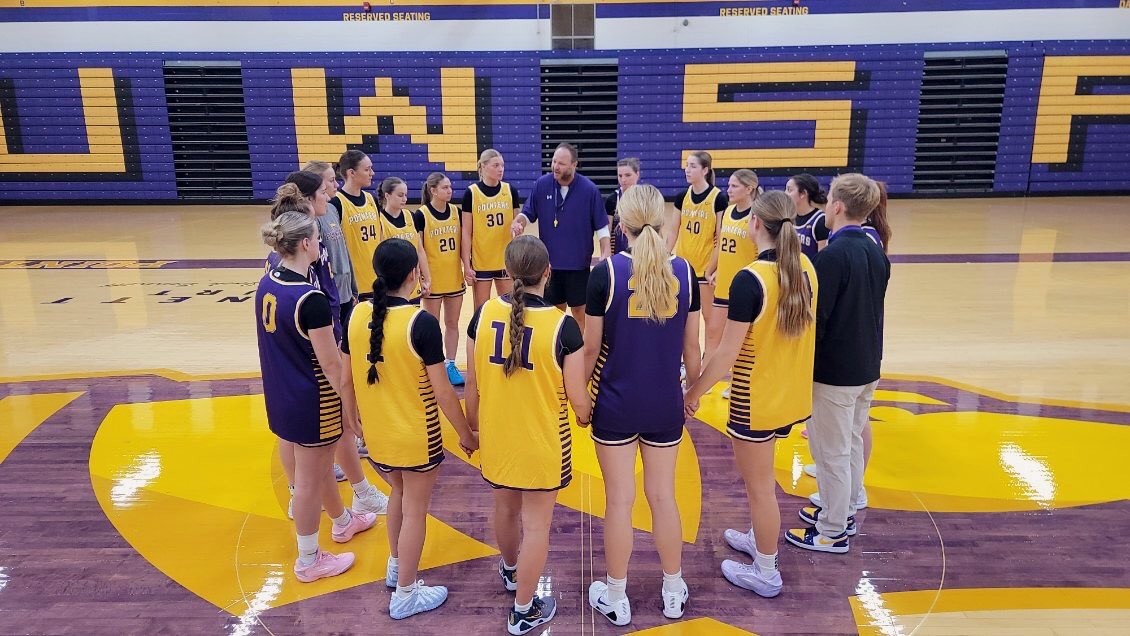 UWSPWBB's tweet photo. Circle ⭕️ continues to grow stronger 💪

Family Day is always SPECIAL — Week 1️⃣ Officially Complete ✅

More important than anything on 🏀 court was spending time after with those that matter most — Incredibly blessed 🙏 Can’t wait for the journey ahead‼️

💜 #Pointers 💛 #CTK 🐾 https://t.co/MwkXrlJ9hH