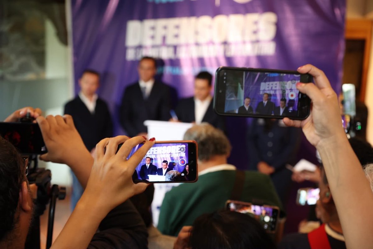JorgeRoHe's tweet photo. ¡Buenas tardes, Cuernavaca, Morelos! 🇲🇽🔵

Hoy estamos en la entrega del nombramiento de la Coordinación de la Defensa de la #PatriaFamiliaYLibertad.

¡Muchísimas felicidades, @danmtzterrazas! Estoy seguro de que harás un gran trabajo por las familias de Cuernavaca. 

¡Vamos con todo!