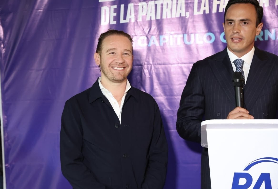 JorgeRoHe's tweet photo. ¡Buenas tardes, Cuernavaca, Morelos! 🇲🇽🔵

Hoy estamos en la entrega del nombramiento de la Coordinación de la Defensa de la #PatriaFamiliaYLibertad.

¡Muchísimas felicidades, @danmtzterrazas! Estoy seguro de que harás un gran trabajo por las familias de Cuernavaca. 

¡Vamos con todo!