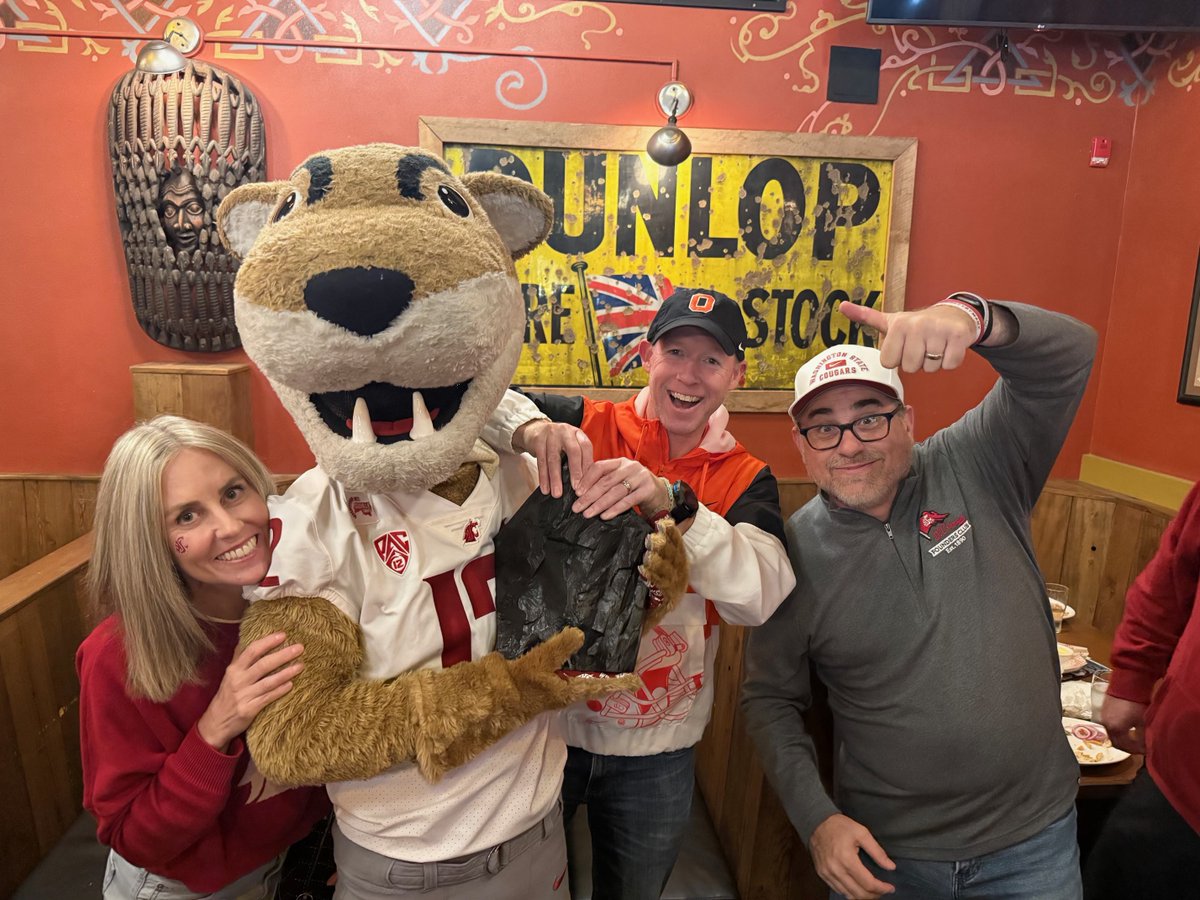CougsFirst's tweet photo. IT MADE IT. 🪨 Pullman → Corvallis. Today's the day! WSU and OSU have played since 1903.

Two schools. Two rocks. One trophy with no name. #FollowTheRock 

@WSUAlumAssoc https://t.co/UI60ve9svw