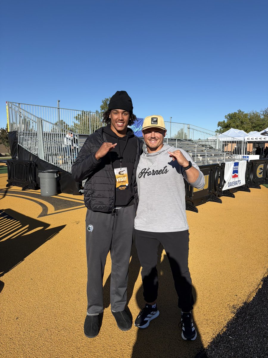 parkselevan09's tweet photo. Thank you @CoachMcDown and @PramlFB For Having Me Out Today! Really Excited to come back for My OV!!!

@JPRockMO @parksel8852 @CentralFB_ALLin @CoachSFarrell 
@CEsportsperf @Coach_BMcGee https://t.co/CYqYlMTVQ5
