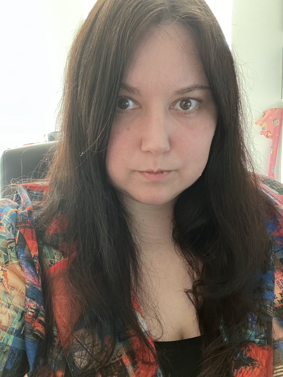 MsBecker's tweet photo. selfies from wednesday that i didnt post now i am https://t.co/Wf1JVRsZNy