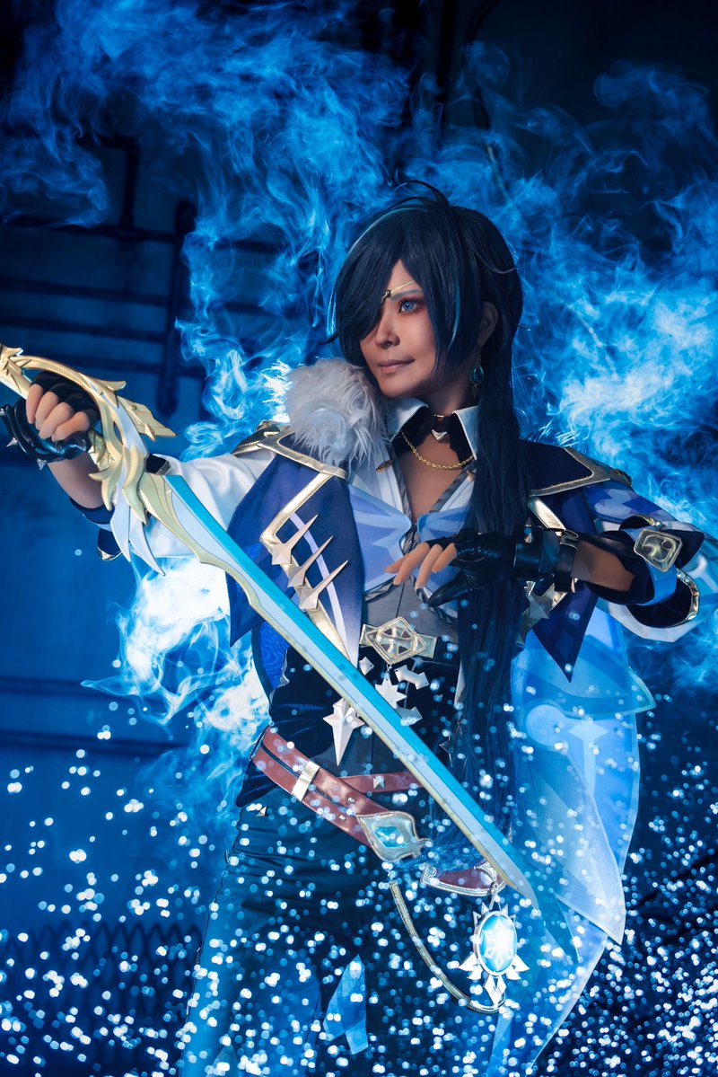 chui051's tweet photo. Cosplay  原神
ディルック / Diluc • ガイア  / Kaeya

去年に引き続き、今年もやりたかった1人義兄弟無事完遂しました✌️
5月に撮ってもらった🔥がめっちゃ好きすぎて、対になるように❄️撮りたいです🙏とお願いして、ご協力いただいたお2人には本当に感謝しかないです❗️本当ありがとうございます😭🙏💕めっちゃ幸せ🩷