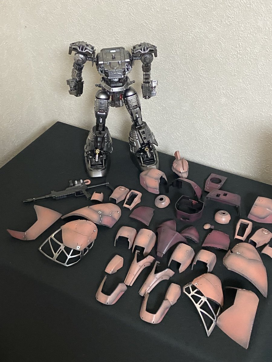 enkinryo_yo_'s tweet photo. #プラモは製作中が一番カッコいい  

おはようございます🌞

MGシャア専用ゲルググ
基本塗装まで終了☑️

今日からデカール(^^)

トップコートは
いつになるのやら💦

#プラモデルライフ　
#がんばらないガンプラ https://t.co/xVvFA2OO1s