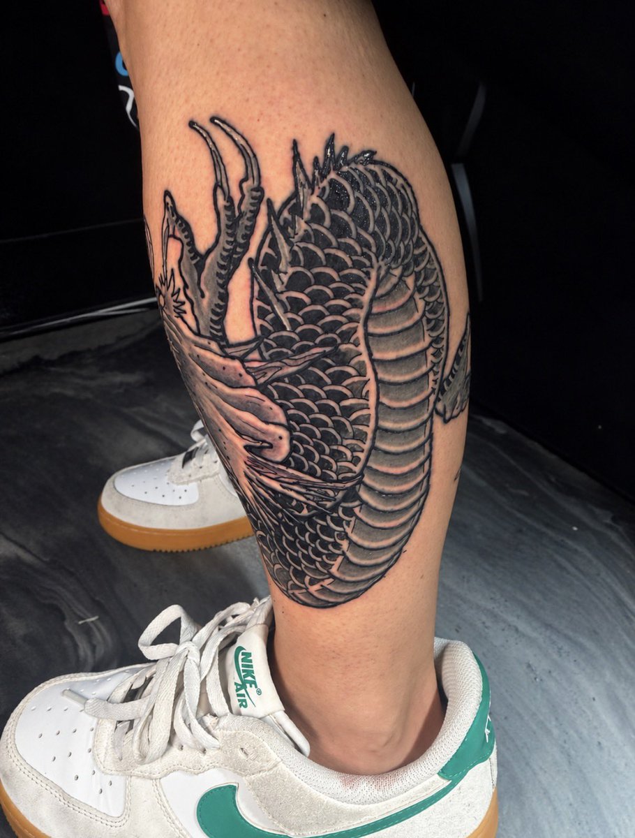 urotat2's tweet photo. 龍
#Tattoo    #高知タトゥーワンポイント
#洋彫り     #ファーストタトゥー  #高知ワンポイント  #高知タトゥーショップ   #タトゥー   #和彫り   #洋彫り
#高知tattoo  #高知タトゥーショップ
#高知タトゥー    #牡丹タトゥー
#ユーロタトゥー
 #高知タトゥースタジオ
#高知刺青 https://t.co/2y6sD2aM4s