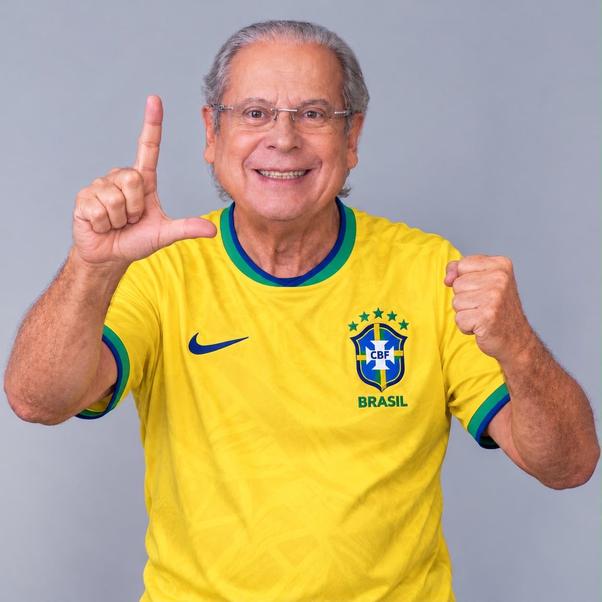 ZeDirceu_'s tweet photo. Falta uma semana para o Brasil seguir soberano, democrático e de todo o povo brasileiro. E como disse o companheiro André Janones: recuperamos as redes, as ruas e os nossos símbolos! Vamos à luta, na defesa do nosso país! Domingo que vem é Lula 13 Presidente @LulaOficial 
@AndreJanonesMG