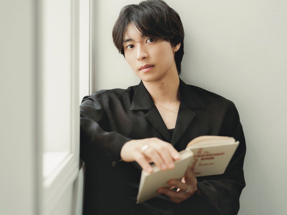 alanabeofficial's tweet photo. #ar11月号
連載 #顕嵐のカケラ

読書の秋
はじまりました🍂

まず読むのはこちら👇
@ar_mag_official https://t.co/5gEWvawu7z