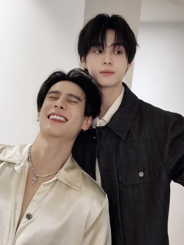 boyslovehub's tweet photo. At 36, Bank reveals he thought his acting career was nearing its end due to his age, until he landed a role in #FoolInLove.

“I thought that the next time, I’d be playing a father. I received other offers, but I hadn’t found the right one. I didn’t think I could play those roles because I’m already old. They probably want someone young, and I’m already 36. I don’t know if this project will be my last or if another opportunity will come along in the future. I just want to tell everyone that I feel fulfilled as an actor now. When I read the character description, I felt that I really wanted to play him and that it would be fun. There are still many scenes for everyone to see. I gave this performance my all, completely let loose, and I don’t think I’ve lost my touch.”