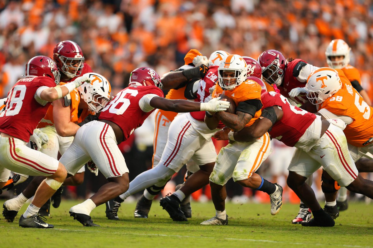 Vol_Football's tweet photo. ran the red. https://t.co/0DhySpL1D0