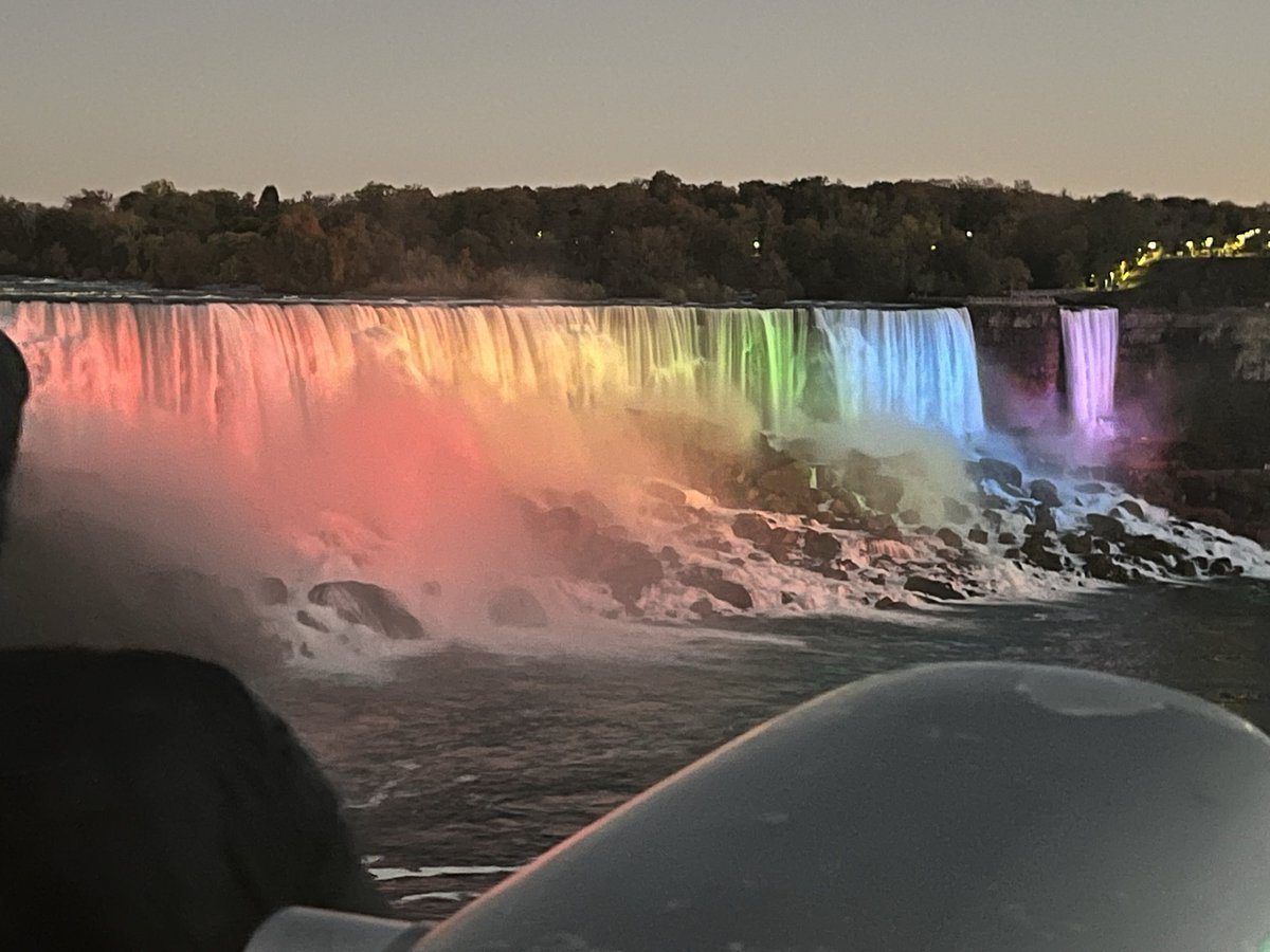 TedBrosby45's tweet photo. The view definitely better from this side! https://t.co/k6mvEdihas