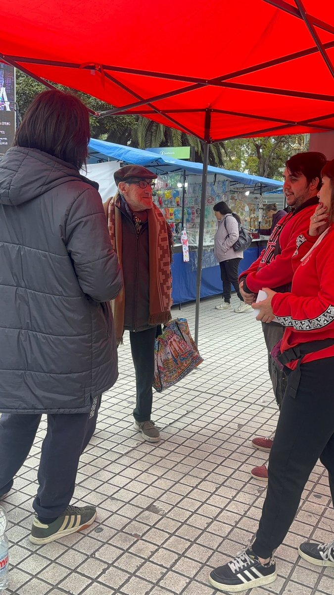 GDIndependiente's tweet photo. Estuvimos timbreando y charlando con los socios en Plaza Alsina.

Siempre presente donde hay que estar.

Este año va a ganar uno de nosotros. Este año va a ganar la gente de #Independiente. https://t.co/HFMcqT95C8