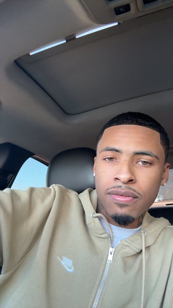 LilTom3x3's tweet photo. Yal fw the cut ? https://t.co/a9JAbydnxx