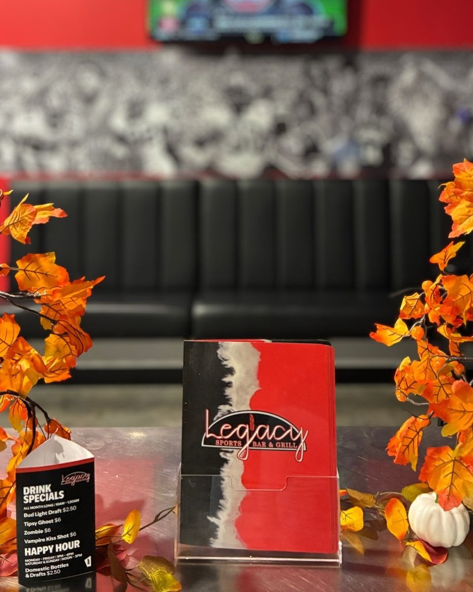 KickapooShawnee's tweet photo. Weekend means it's time for drinks, food, fun, and football! 🍺🍔🎰🏈🤩 https://t.co/7WlufpYuMm