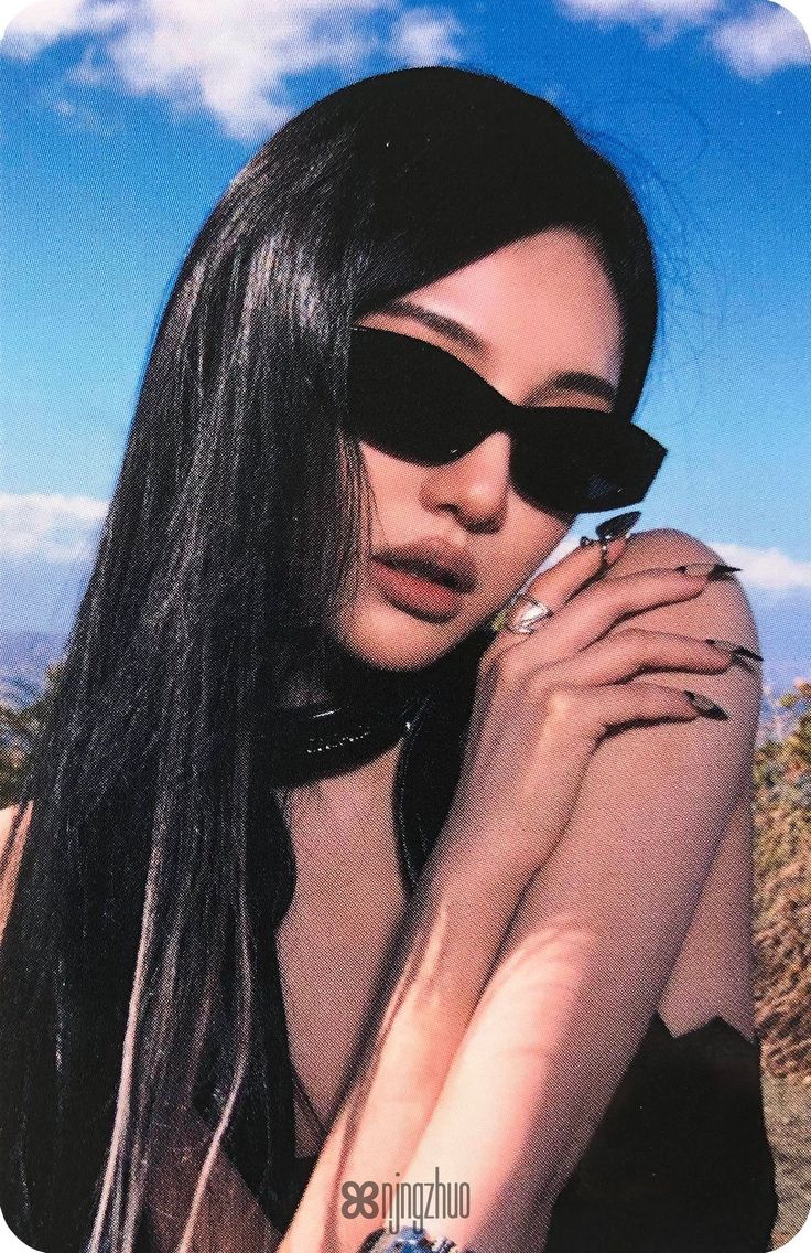 unnienayanngie's tweet photo. just give her a pair of sunglasses and let her serve https://t.co/O1jZQCx0WV