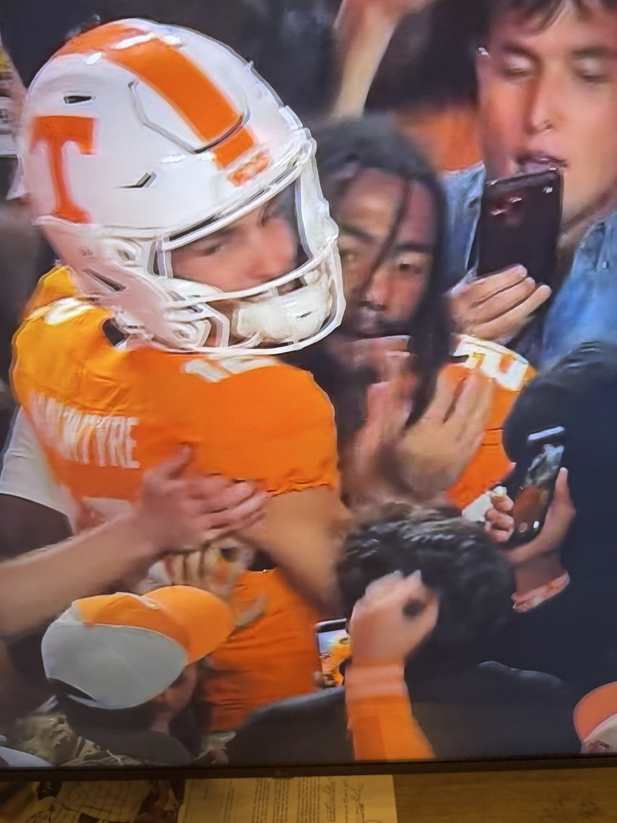 MillerOfMemphis's tweet photo. Think about it, this kid grew up in Franklin. Die hard Vols fan his entire life. Always dreamed of playing for the Vols. Committed to Tennessee knowing a 5 star QB was there. Stayed at Tennessee after ANOTHER 5 star QB came in. Stayed after losing the QB battle. Never faltered, complained. Just stayed the course. Got his opportunity when it came, and in just his second start won The Third Saturday In October, the biggest game of the season every year for Tennessee. Storybook stuff. And just look at him. Look at that smile. You know that smile is coming from somewhere deep down. That’s not a normal “victory” smile. Congrats, George. This is your moment. You deserve it. GBO 🙌🧡🍊