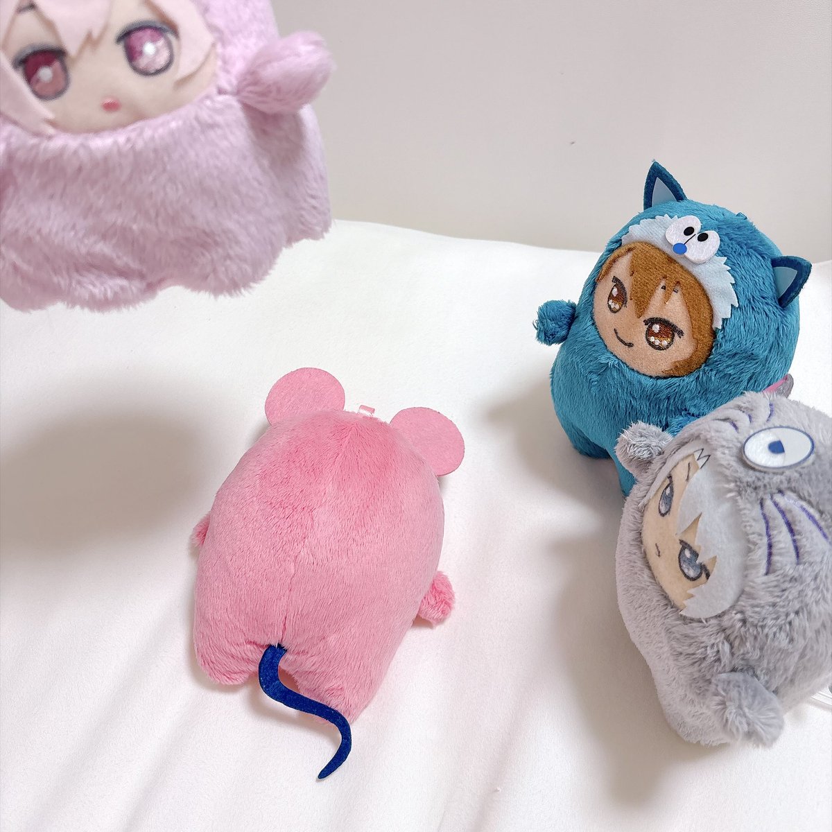 mget_i7's tweet photo. 別カット
パーフェクトモフモフは幽体もかわいいのか…

気付いてないお兄さんたち https://t.co/OVD9bZ6ivx