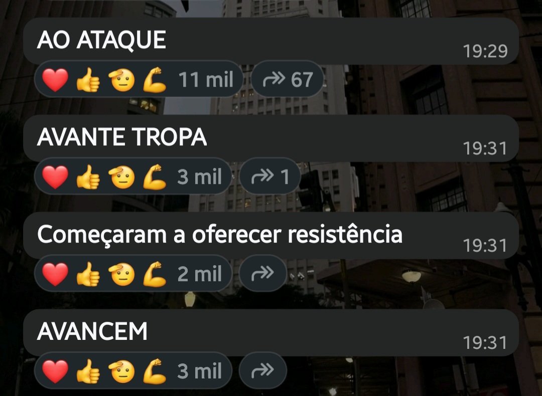 tuitaindy's tweet photo. A gente nas trincheiras digitais pelo Lula. 
#DesbloqueiaOJanonesFlavio https://t.co/VohaEQZpO4