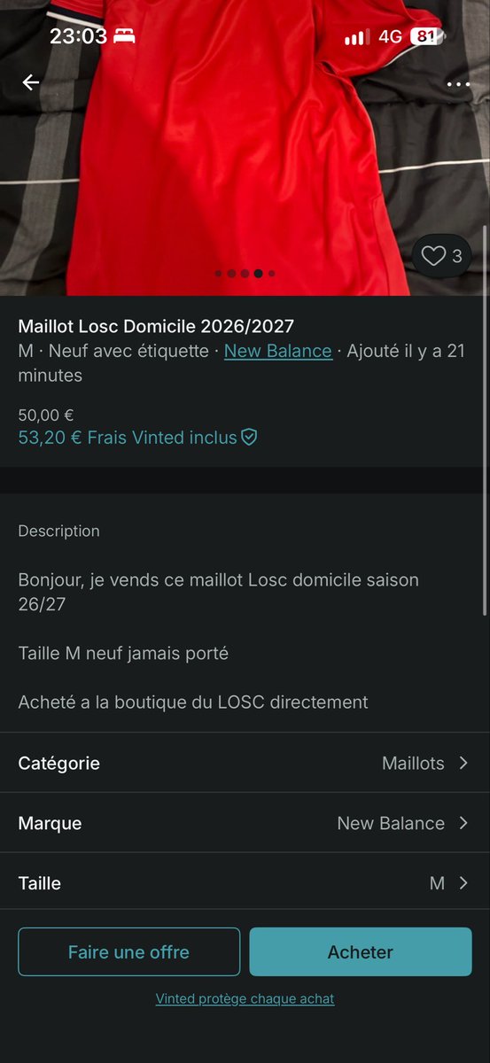 LBleuBlancRouge's tweet photo. 🔴🫵🏻 Des maillots de la boutique du LOSC qui a été saccagée et pillée à Lille cette après-midi sont déjà en vente sur Vinted. 

Et ils postent la photo avec .. l’antivol encore dessus. Des génies ces crapules.. 

« Dernière connexion Roubaix il y’a 23 minutes »… Voilà, voilà.. Je pense que tout est dit.. 🙄

#17Octobre